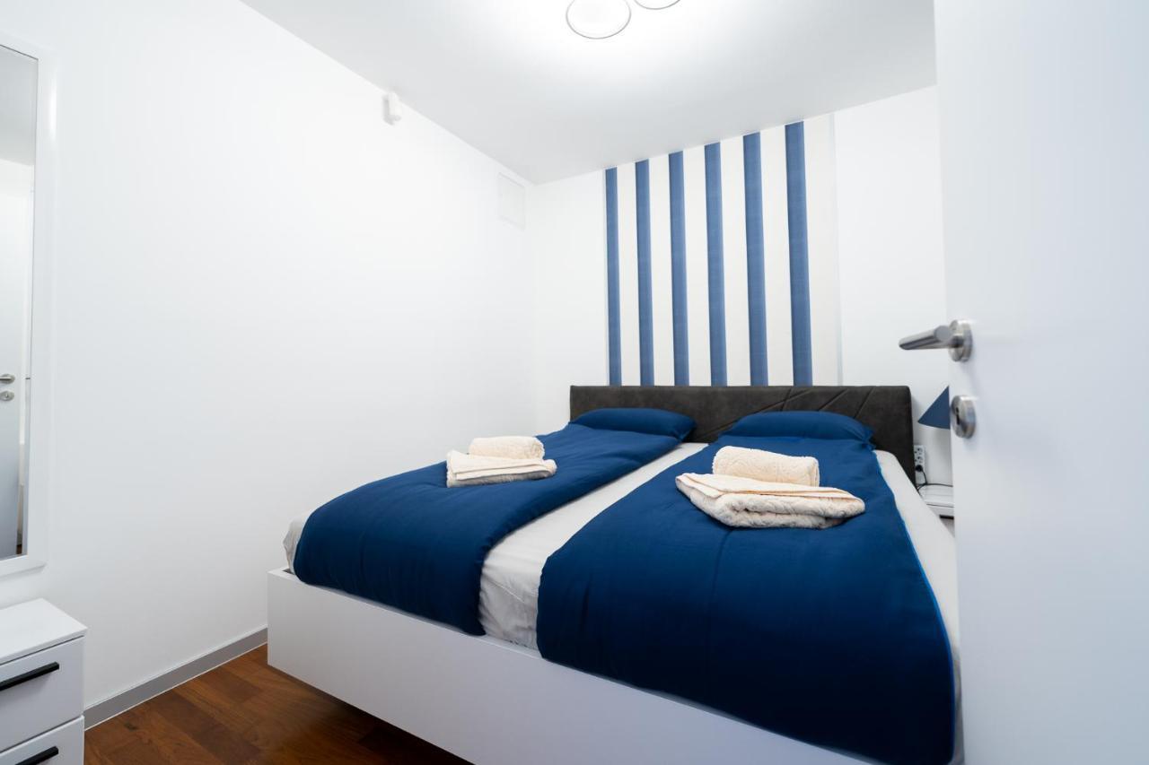 Apartments Feral ปอร์โตรอซ ภายนอก รูปภาพ