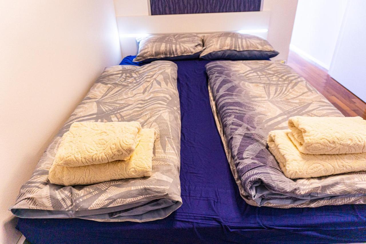 Apartments Feral ปอร์โตรอซ ภายนอก รูปภาพ