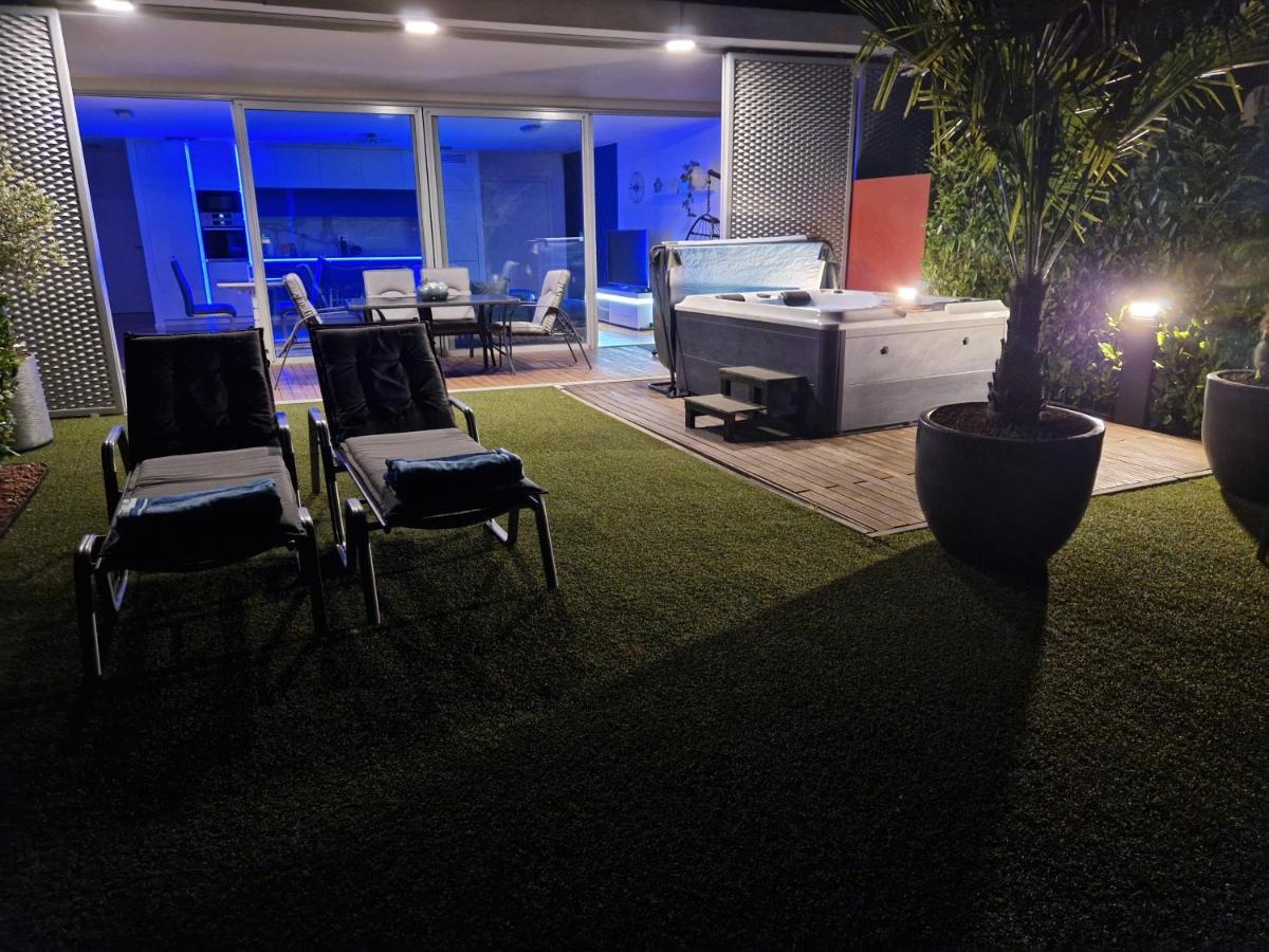 Apartments Feral ปอร์โตรอซ ภายนอก รูปภาพ